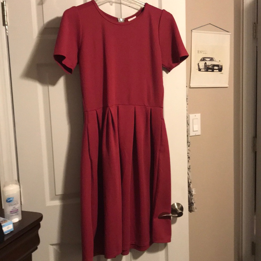 NWT lularoe cranberry Amelia